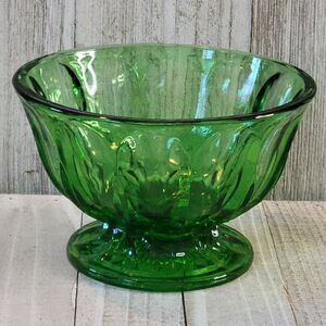 Vintage Anchor Hocking Fairfield Emerald Green Glass Footed Pedestal Bowl